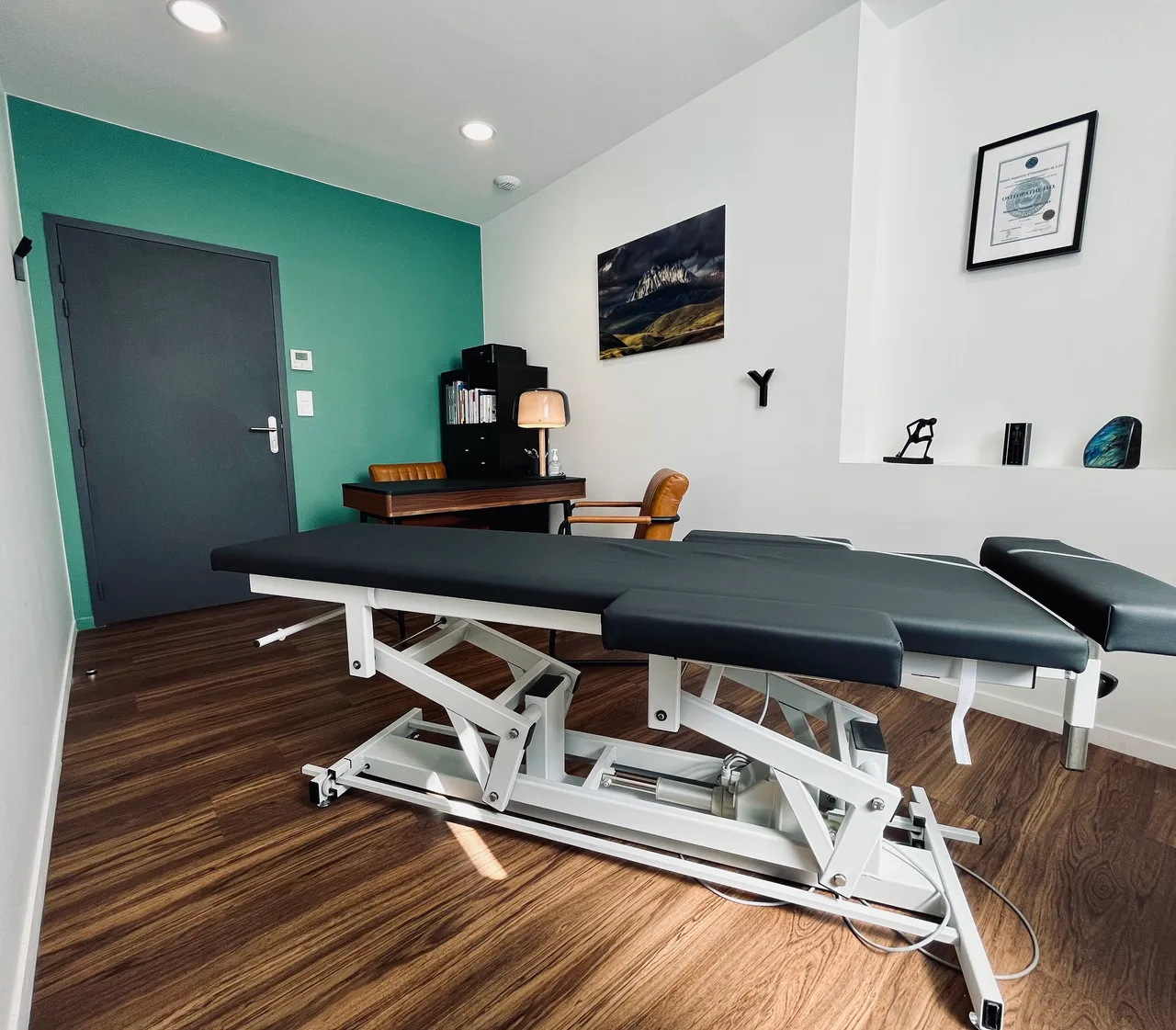 Deuxième salle de soins du cabinet d'ostéopathie de Valentin Rémory à Linselles